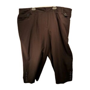 Women's Dress Barn Capri Pants Size 20. Button Details